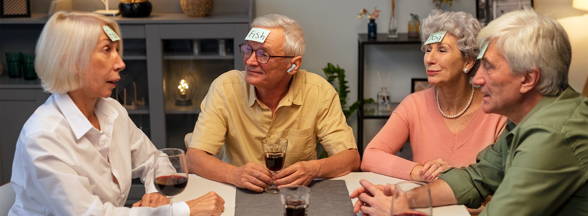RIC invisible long-lasting TE201 hearing aids are suitable for elderly people with moderate hearing loss