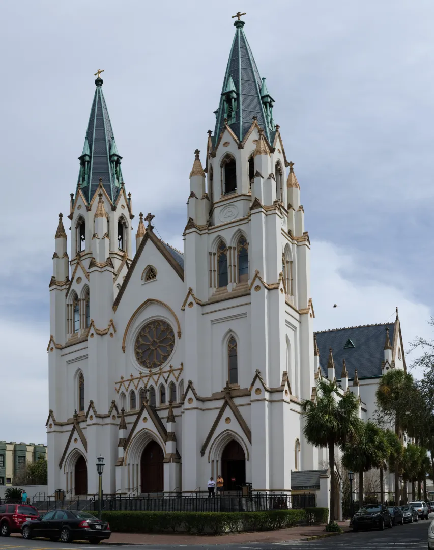 Cathedral_of_St-_John_the_Baptist_-_Savannah_GA_-_panorama